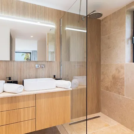 Вілла Orchard Сен-Тропе